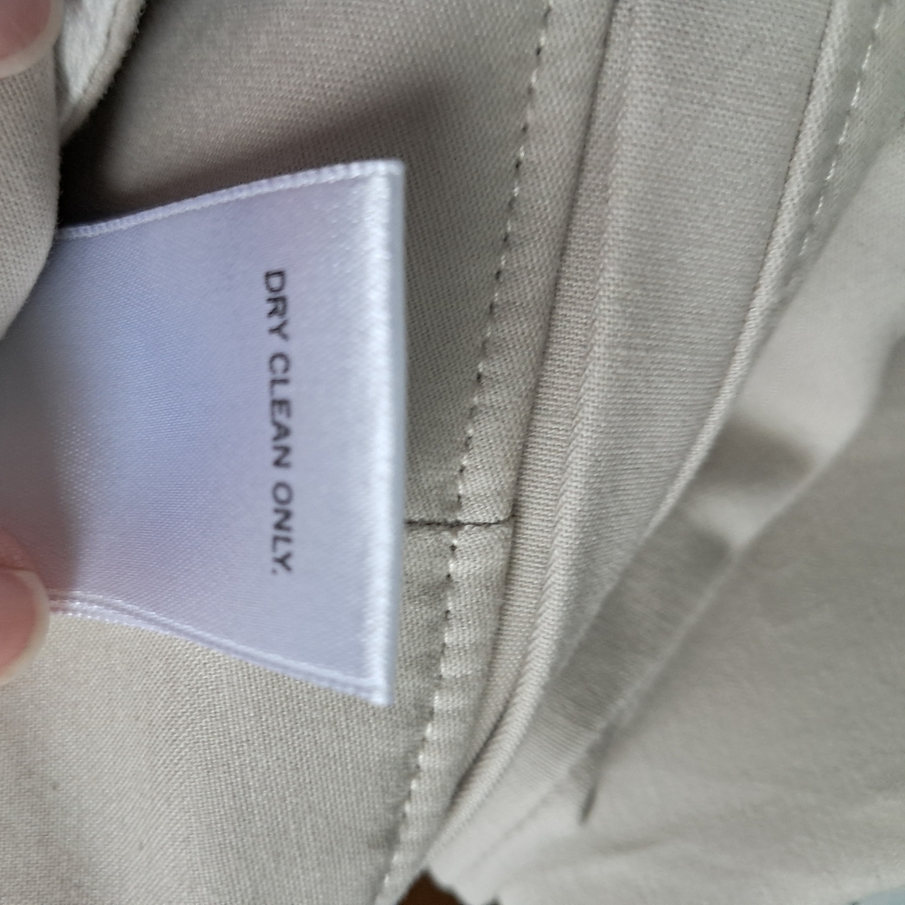 Banana Republic Jackson Fit. 4 Long.‎ Tan. - Picture 11 of 12
